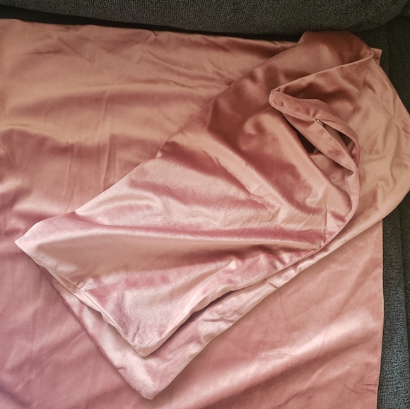 Nestl 22"×22" pillow covers set of 2 - Picture 2 of 2